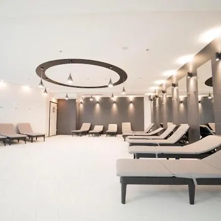 Hanza Tower Family 2bdr With Pool & Sauna & Jacusi